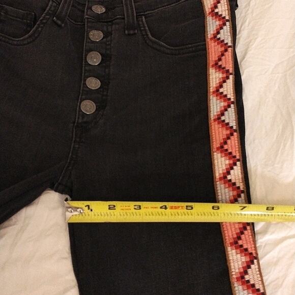 Veronica Beard Cropped Jeans Sz 24 BLACK Carolyn Baby Boot AZTEC TUXEDO Boho - Picture 13 of 16